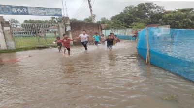 ৫০০ বছরের প্রাচীন খেরুয়া মসজিদের প্রধান সড়কে জলাবদ্ধতা