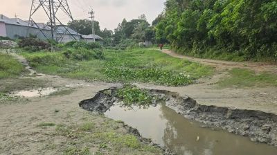 এক সময়ের প্রমত্তা রজত রেখা, সেই নদীর বুকে এখন অবৈধ রাস্তা-স্থাপনা