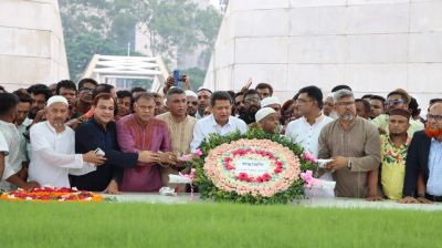 শহীদ জিয়া ও বেগম খালেদা জিয়ার সমাধিতে গৃহায়ন ও গণপূর্ত মন্ত্রীর শ্রদ্ধা