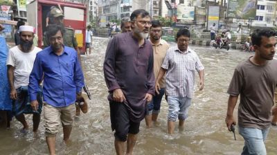 জলাবদ্ধতা দূর করতে পরিচ্ছন্নতাকর্মীদের দ্রুত মাঠে নামার নির্দেশ