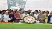 শহীদ জিয়া ও বেগম খালেদা জিয়ার সমাধিতে গৃহায়ন ও গণপূর্ত মন্ত্রীর শ্রদ্ধা