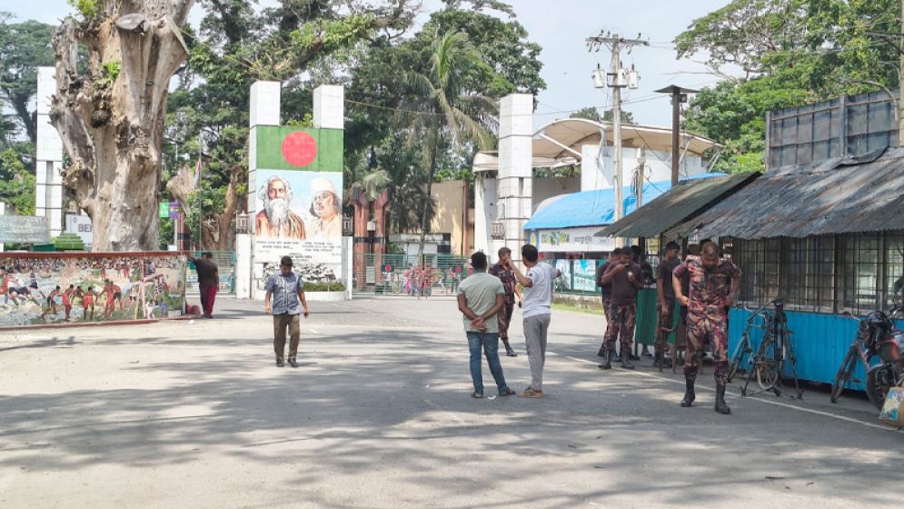 কলকাতায় নিহত পাঁচ বাংলাদেশির মরদেহ নিতে বেনাপোলে স্বজনের অপেক্ষা