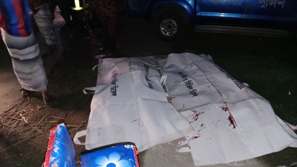 শেরপুরে ট্রাকে বাসের ধাক্কা,হেলপার ও যাত্রী নিহত