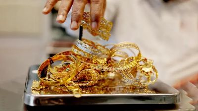 টানা ঊর্ধ্বমুখী থাকার পর কমল স্বর্ণের দাম