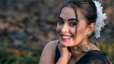 অভিনেত্রী-মডেল রিধিকার ঝুলন্ত মরদেহ উদ্ধার