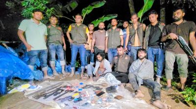 বগুড়ায় জঙ্গল লুকিয়ে রাখা অস্ত্র ও ইয়াবা উদ্ধার