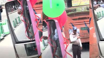 চালুর প্রথম দিনেই ‌পিংক বাসে বলাকার ধাক্কা
