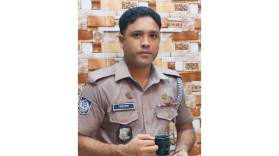 ১৪ ঘন্টা ব্যবধানে মা-বাবাকে হারিয়ে বাকরুদ্ধ পুলিশ সদস্য