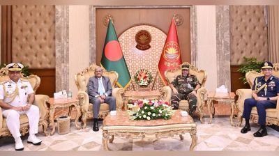 রাষ্ট্রপতির সঙ্গে তিন বাহিনী প্রধানের সৌজন্য সাক্ষাৎ
