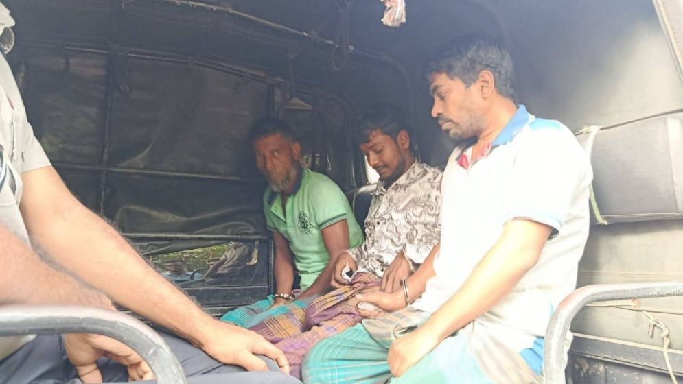 শেরপুরে গাঁজাসহ ৩ জন আটক, প্রত্যেকের এক বছরের কারাদণ্ড