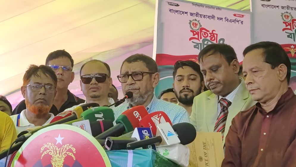 ডেঙ্গু প্রতিরোধে বাড়ির আঙিনা পরিষ্কার-পরিচ্ছন্ন রাখতে হবে: স্বাস্থ্যমন্ত্রী