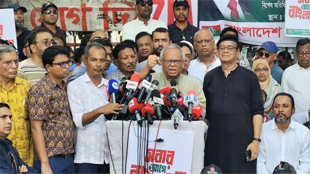 শেখ হাসিনাকে কেন্দ্র করে বাংলাদেশের বিরুদ্ধে চক্রান্তের জাল বিস্তার করছে ভারত: রিজভী