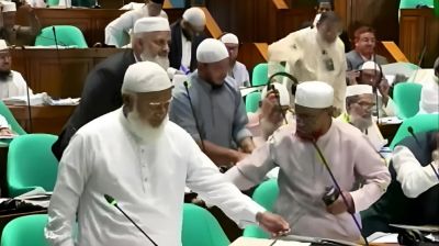 ওয়াকআউট থেকে ফিরে আবারও বিরোধীদলের ওয়াকআউট