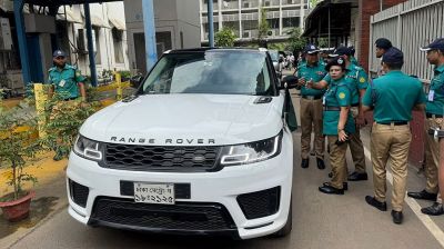 উল্টোপথে গাড়ি চালানোর অভিযোগে পর্যটনমন্ত্রীর গাড়ির বিরুদ্ধে মামলা