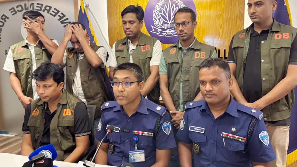 অটোরিকশাচালক সুমনই তাজমিনকে ধর্ষণের পর শ্বাসরোধে হত্যা করেন