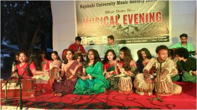‎মিউজিক ইভিনিংয়ে সুরের মূর্ছনায় যাত্রা শুরু রাবি মিউজিক সোসাইটির