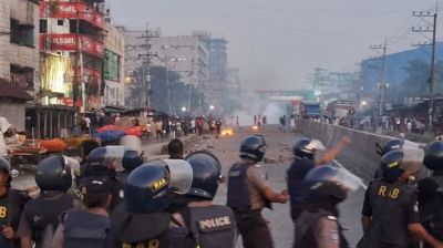 গাজীপুরে শ্রমিক-পুলিশ সংঘর্ষ, ঢাকা-টাঙ্গাইল মহাসড়কে ১০ কিমি যানজট