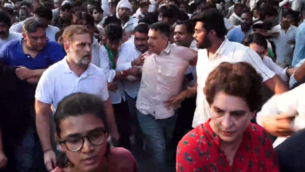 হাজারো বিক্ষোভকারী নিয়ে দিল্লির রাস্তায় রাহুল-প্রিয়াঙ্কা, জ্ঞানেশ কুমারের পদত্যাগ দাবি