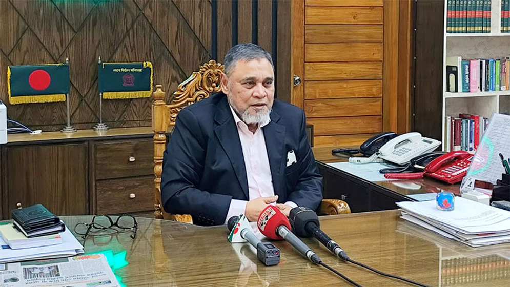 প্রধান নির্বাচন কমিশনার এ এম এম নাসির উদ্দিন নির্বাচনকে স্বচ্ছ করবেন বলে জানিয়েছেন। আপনি কি এর সঙ্গে একমত?