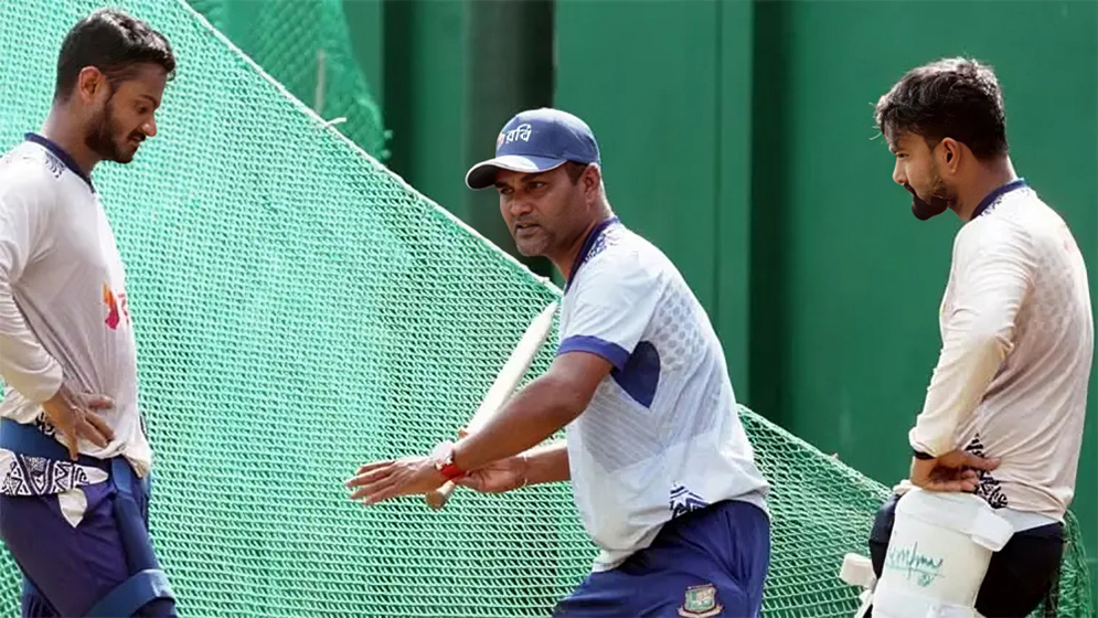 পদত্যাগপত্র জমা দিয়েছেন কোচ সালাউদ্দিন। তার এই সিদ্ধান্ত সমর্থন করেন কি?